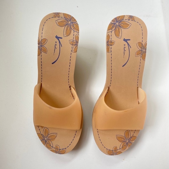 K Fashion Cut-Out Wedge Heel Slide Sandals, Peach, Size 37 - Picture 2 of 10
